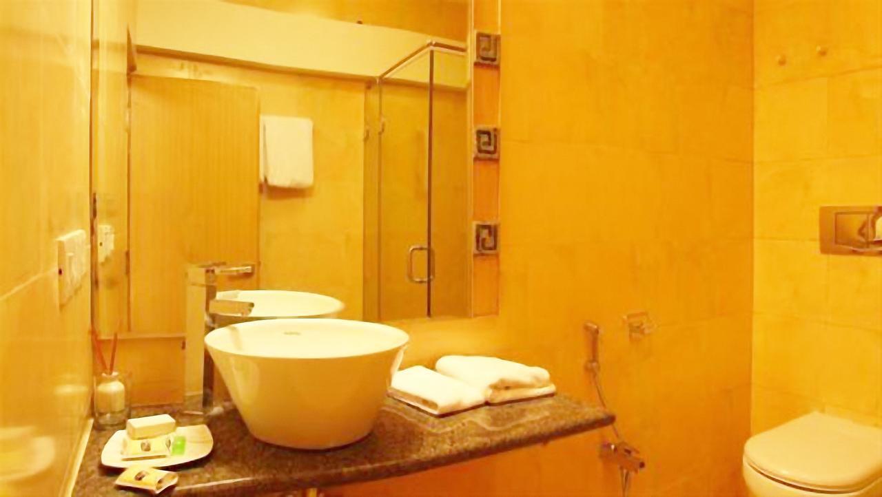 Classic Luxury Service Apartments Визакхапатнам Екстериор снимка