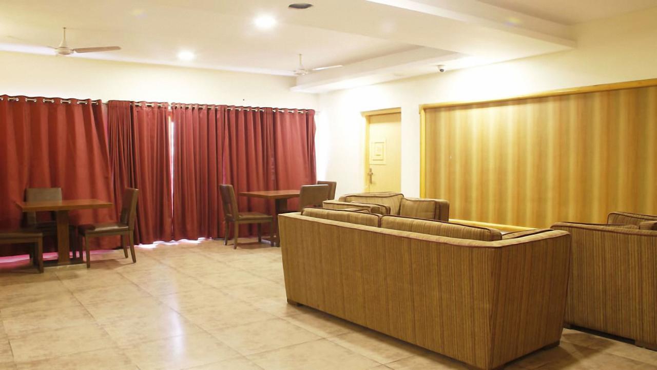 Classic Luxury Service Apartments Визакхапатнам Екстериор снимка