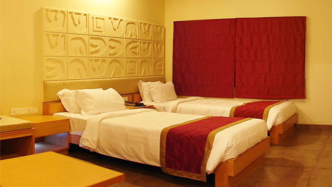 Classic Luxury Service Apartments Визакхапатнам Екстериор снимка
